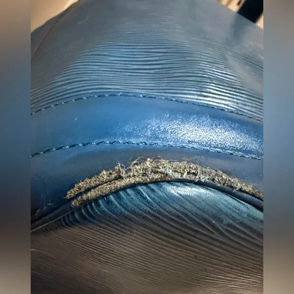 Louis Vuitton Epi Blue Bucket Bag GM - Please Read For Condition - Picture 4 of 16